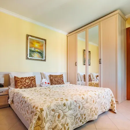 Apart Otel Dreambg In Santa Marina Süzebolu